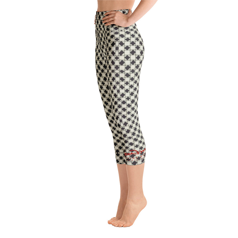 B&W Checkerboard Optical Yoga Capri Leggings