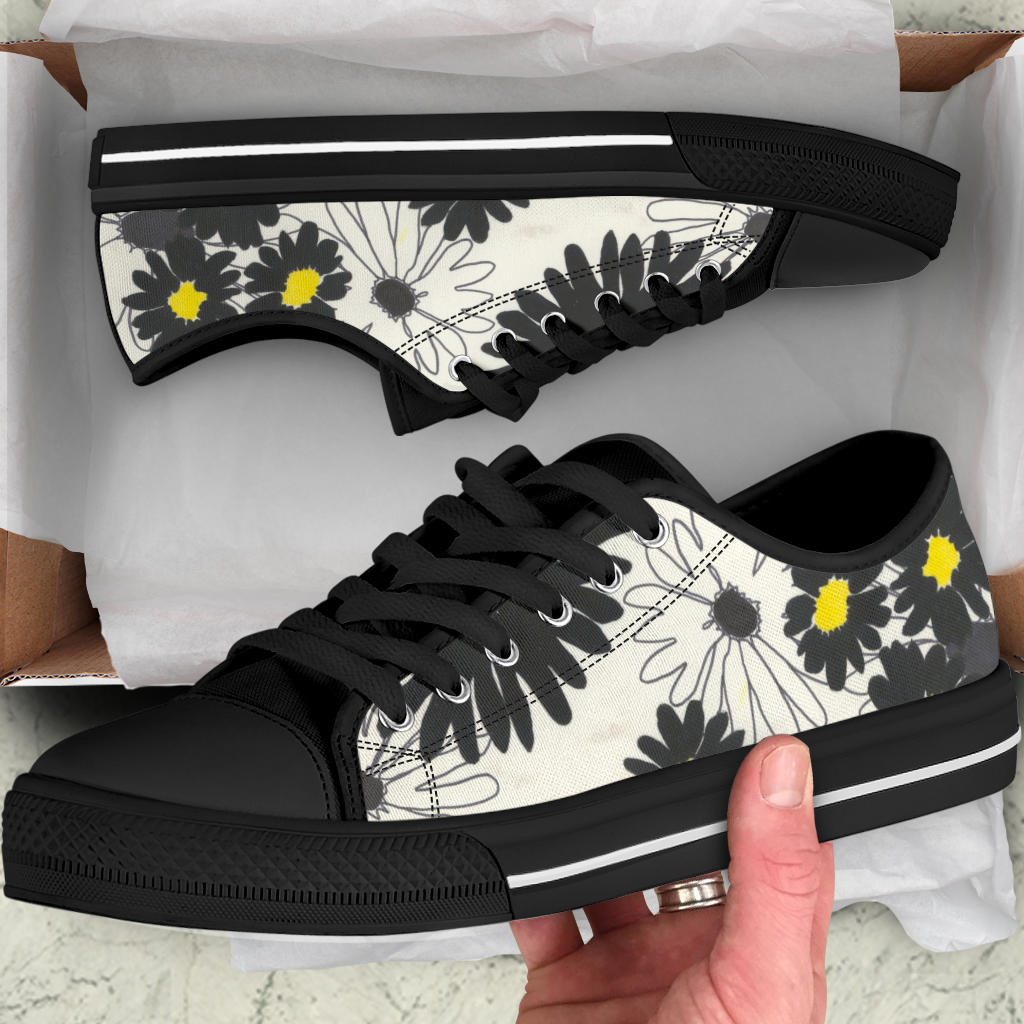Daisy Low Top Sneakers